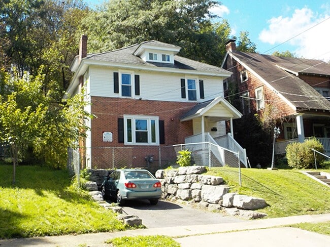 250 Greenwood Pl in Syracuse, NY - Building Photo - Building Photo
