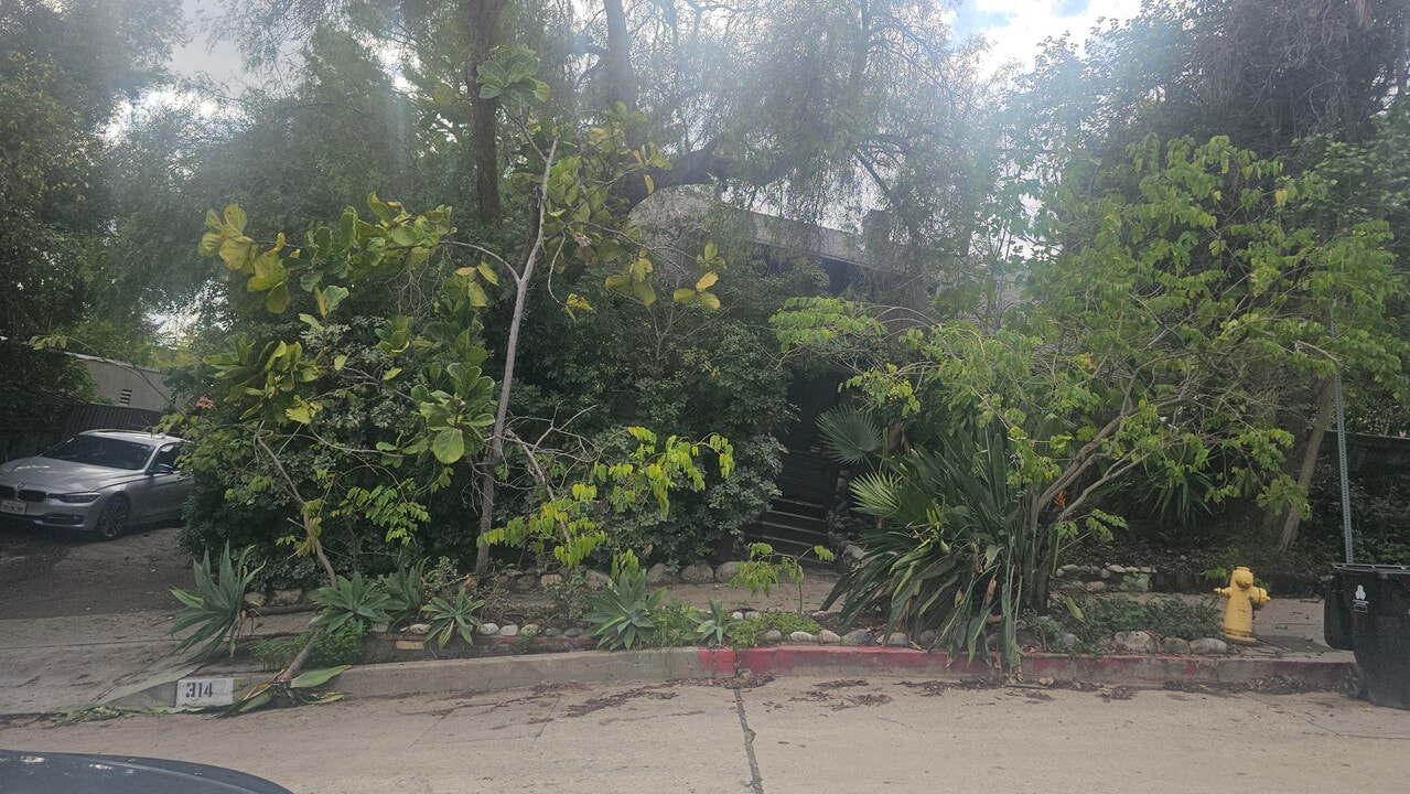 314 W Ave 43 in Los Angeles, CA - Building Photo