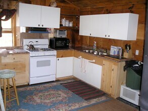 59 Webster Mills Rd in Pittsfield, NH - Foto de edificio - Building Photo