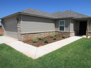 13304 Beekman Dr in Piedmont, OK - Building Photo - Building Photo