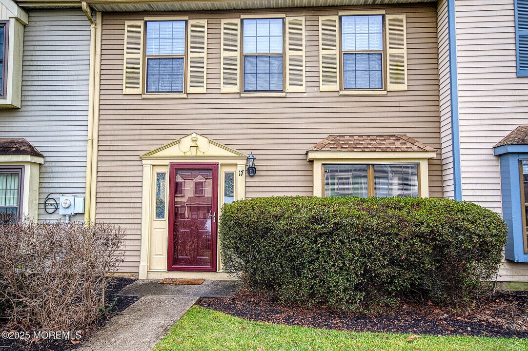 17 Tynemouth Ct in Trenton, NJ - Building Photo