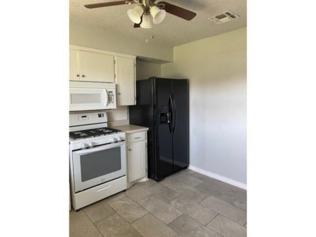 431 NW 53rd St in Lawton, OK - Building Photo - Building Photo