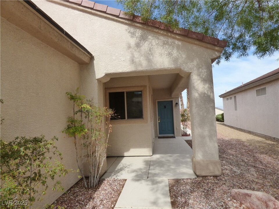 1814 Cypress Bay Ave in Henderson, NV - Building Photo