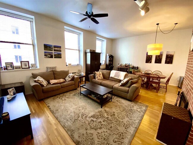 222 Grand St-Unit -2I in Hoboken, NJ - Foto de edificio - Building Photo