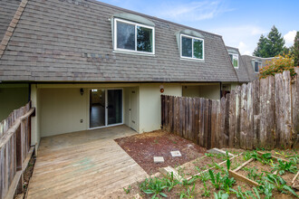 8722 Lund Hill Ln in Cotati, CA - Building Photo - Building Photo