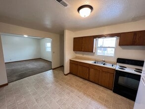 216-218 W Home St in Junction City, KS - Building Photo - Building Photo