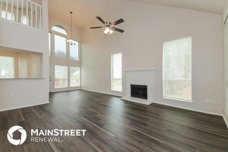 204 Parkway Ct in Rockwall, TX - Foto de edificio - Building Photo