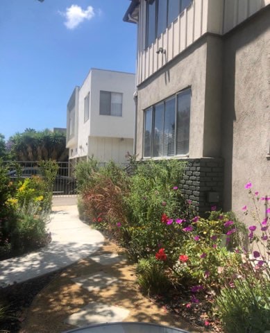 1037 N Gardner St in West Hollywood, CA - Building Photo - Building Photo