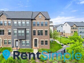 13228 Lake Waterview Wy in Herndon, VA - Building Photo - Building Photo