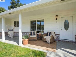 72 Orchard Ct in Alamo, CA - Building Photo - Building Photo