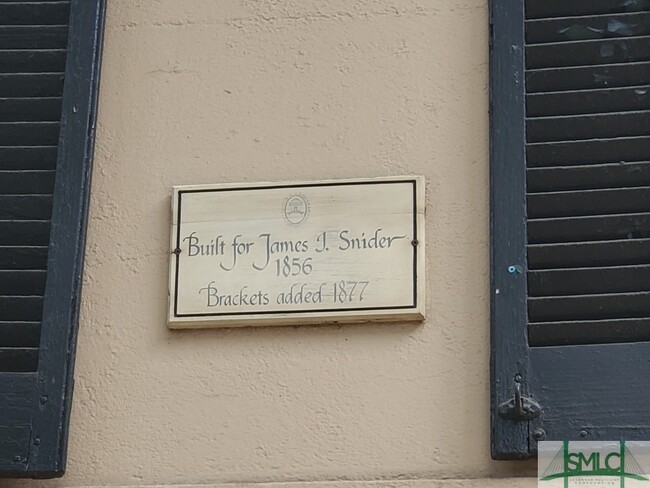 208 E Jones St in Savannah, GA - Building Photo - Building Photo