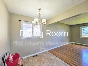 8007-128A 128a Ave NW in Edmonton, AB - Building Photo - Building Photo