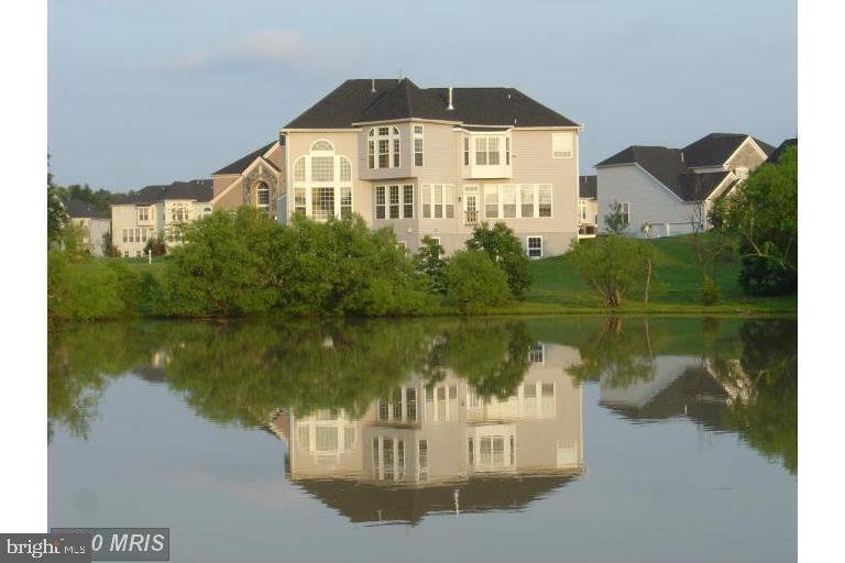 25535 Little Cedar Ct in Chantilly, VA - Building Photo