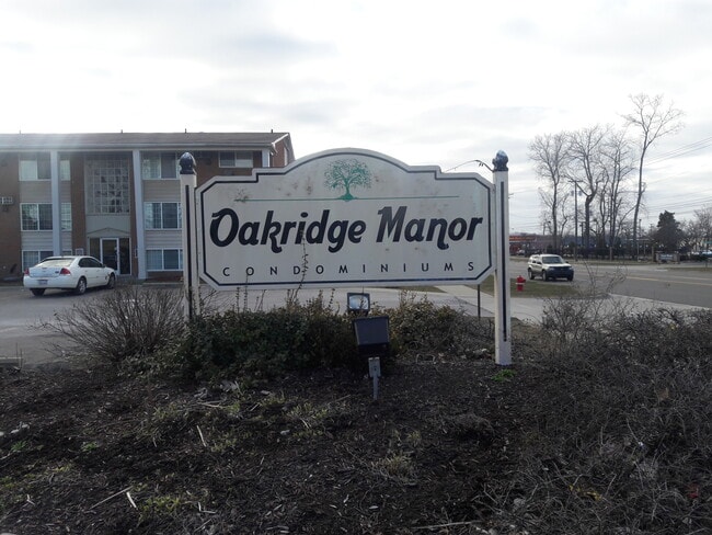 property at 30602 Oakridge Manor Dr