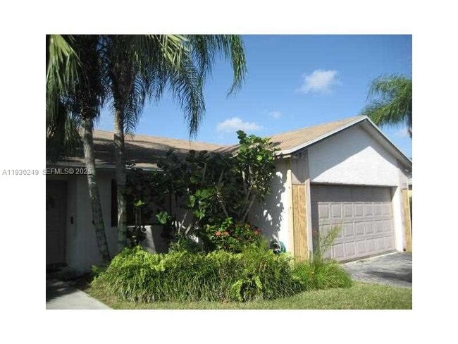 11020 SW 141st Ave in Miami, FL - Building Photo - Building Photo