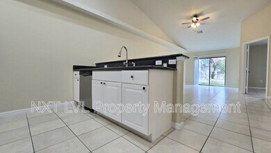 301 NE 24th Ave in Cape Coral, FL - Building Photo - Building Photo