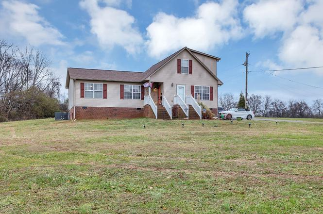 3013a Mackenzie Ln in Columbia, TN - Building Photo