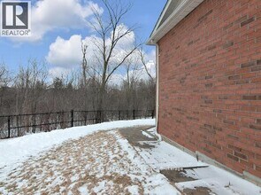 32 River Rock Crescent in Brampton, ON - Building Photo - Building Photo