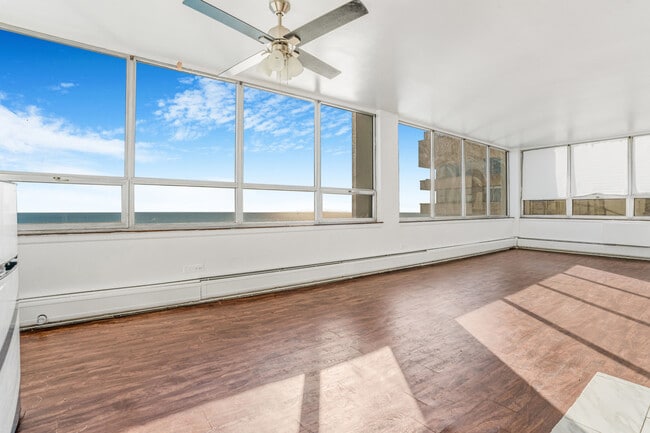 6171 N Sheridan Rd in Chicago, IL - Building Photo - Building Photo