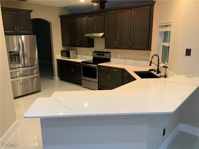 2324 SW 22nd St in Cape Coral, FL - Building Photo - Building Photo