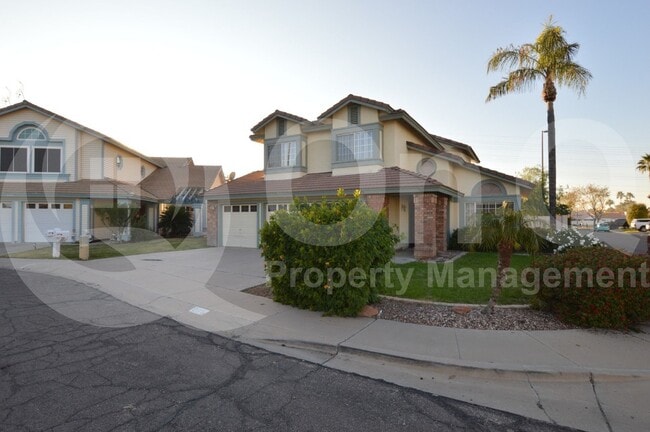 2125 E Nantuckett Dr