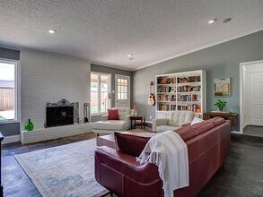 5222 94th St in Lubbock, TX - Foto de edificio - Building Photo