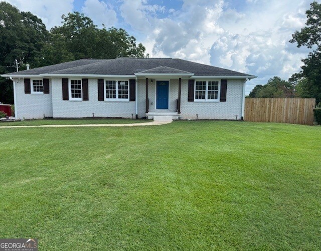 635 Birchwood Ln SW in Marietta, GA - Foto de edificio