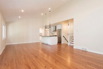 2664 Hillside Ln in Evanston, IL - Building Photo - Building Photo