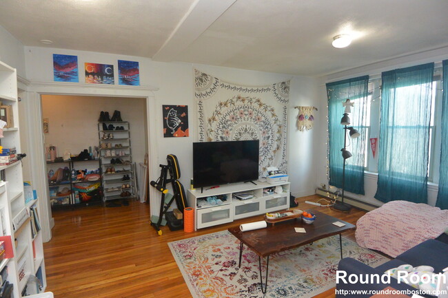property at 24 Ransom Rd