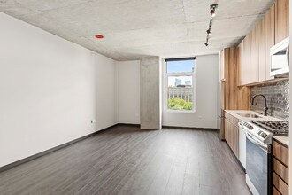 156 N Ashland Ave in Chicago, IL - Building Photo - Building Photo