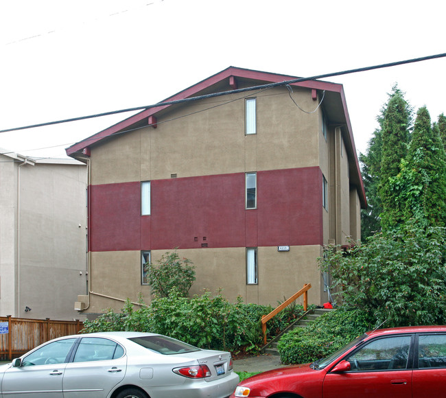 4259 8th Ave NE in Seattle, WA - Building Photo - Building Photo