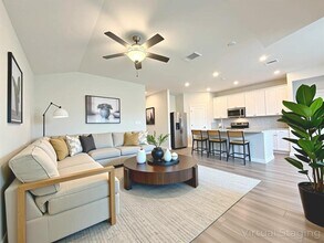 408 Giorgio Moroder Dr in Hutto, TX - Building Photo - Building Photo