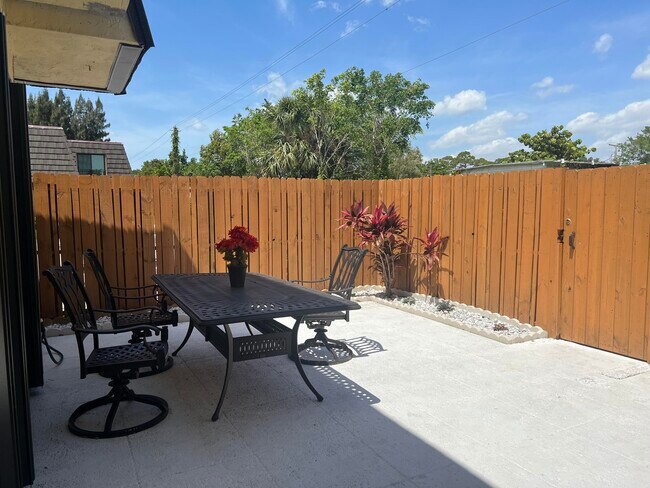 4663 Cherry Rd in West Palm Beach, FL - Building Photo - Building Photo