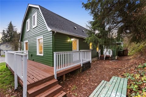 property at 415 124th St S