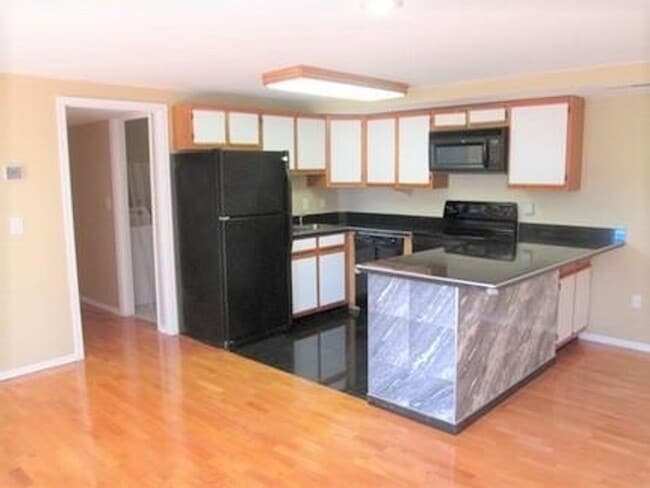 533 157th Ave SE in Bellevue, WA - Building Photo - Building Photo