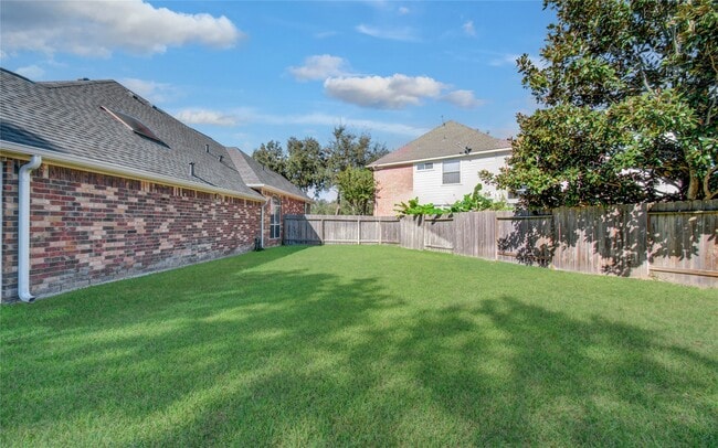 10714 Barker Lake in Cypress, TX - Building Photo - Building Photo