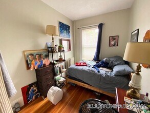77 Easton St in Boston, MA - Building Photo - Building Photo