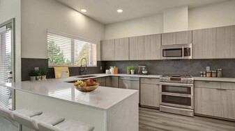 The Carillon Apartments in Kirkland, WA - Building Photo