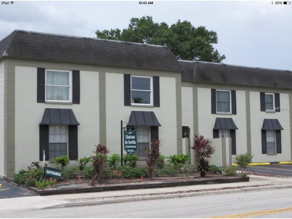 2808 W Azeele St, Unit 117 in Tampa, FL - Foto de edificio