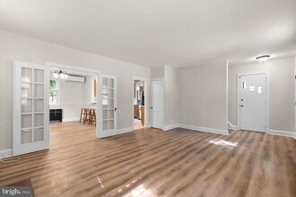 23 Cedarwood Rd in Catonsville, MD - Building Photo - Building Photo
