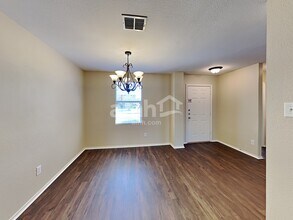 1021 Bumble Bee Dr in Lancaster, TX - Building Photo - Building Photo