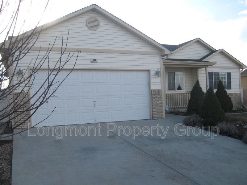 17475 Margil Rd in Mead, CO - Building Photo