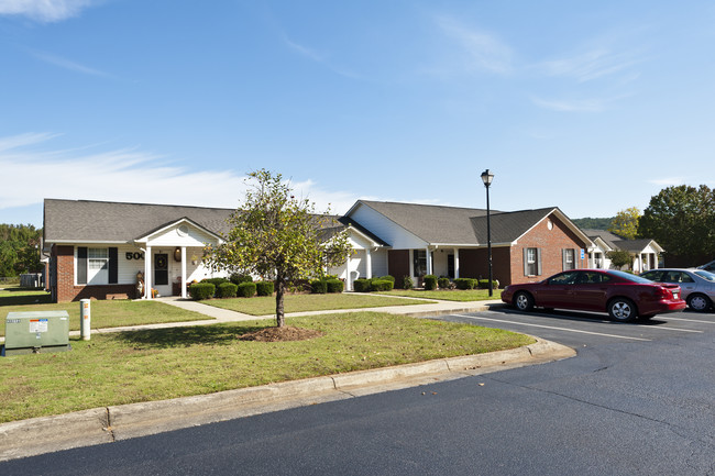 The Cove Apartments in Cartersville, GA - Building Photo - Building Photo