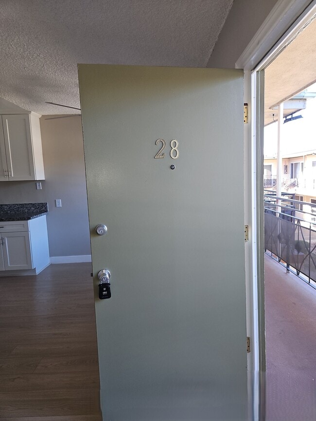 8334 Willis Ave in Los Angeles, CA - Building Photo - Building Photo