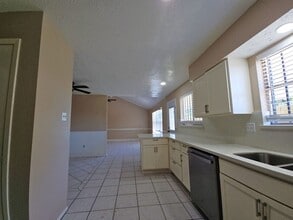1310 Goswell Ln in Channelview, TX - Building Photo - Building Photo