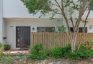 2108 NE 44th St in Lighthouse Point, FL - Building Photo