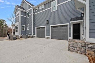 805 Naples Dr in Davidson, NC - Foto de edificio - Building Photo