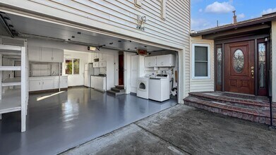 2476 Fiji Way in San Leandro, CA - Building Photo - Building Photo