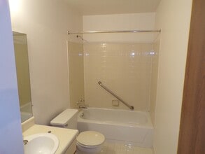 3755 Heritage Pkwy in Dearborn, MI - Building Photo - Building Photo