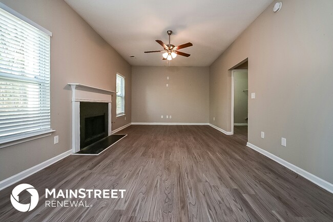 541 Rosalind Terrace in Locust Grove, GA - Foto de edificio - Building Photo